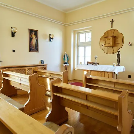 Templomos Zarandokhaz אכסניה *