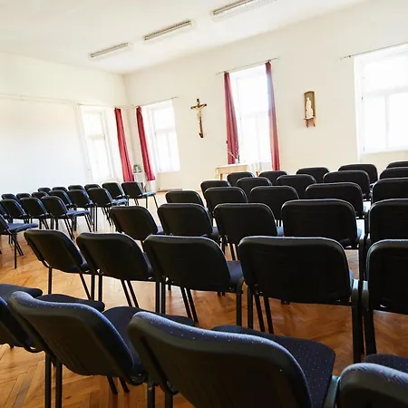 Templomos Zarandokhaz אכסניה טפולצה